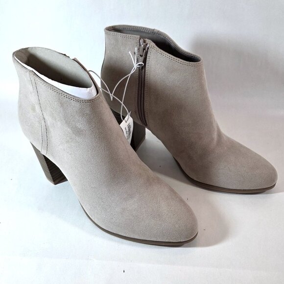 NWT Old Navy Beige Faux Suede Heeled Booties Size 8 - Picture 2 of 5
